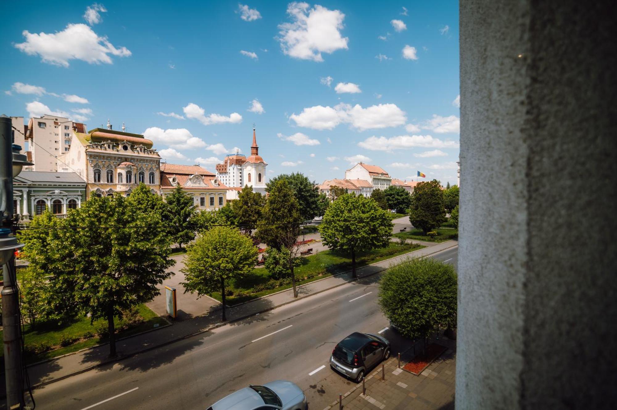 Plaza V Hotel Târgu-Mureş Exterior foto